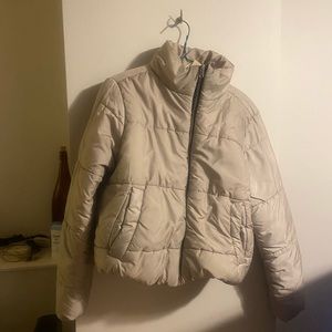 Women’s light weight puffer jacket